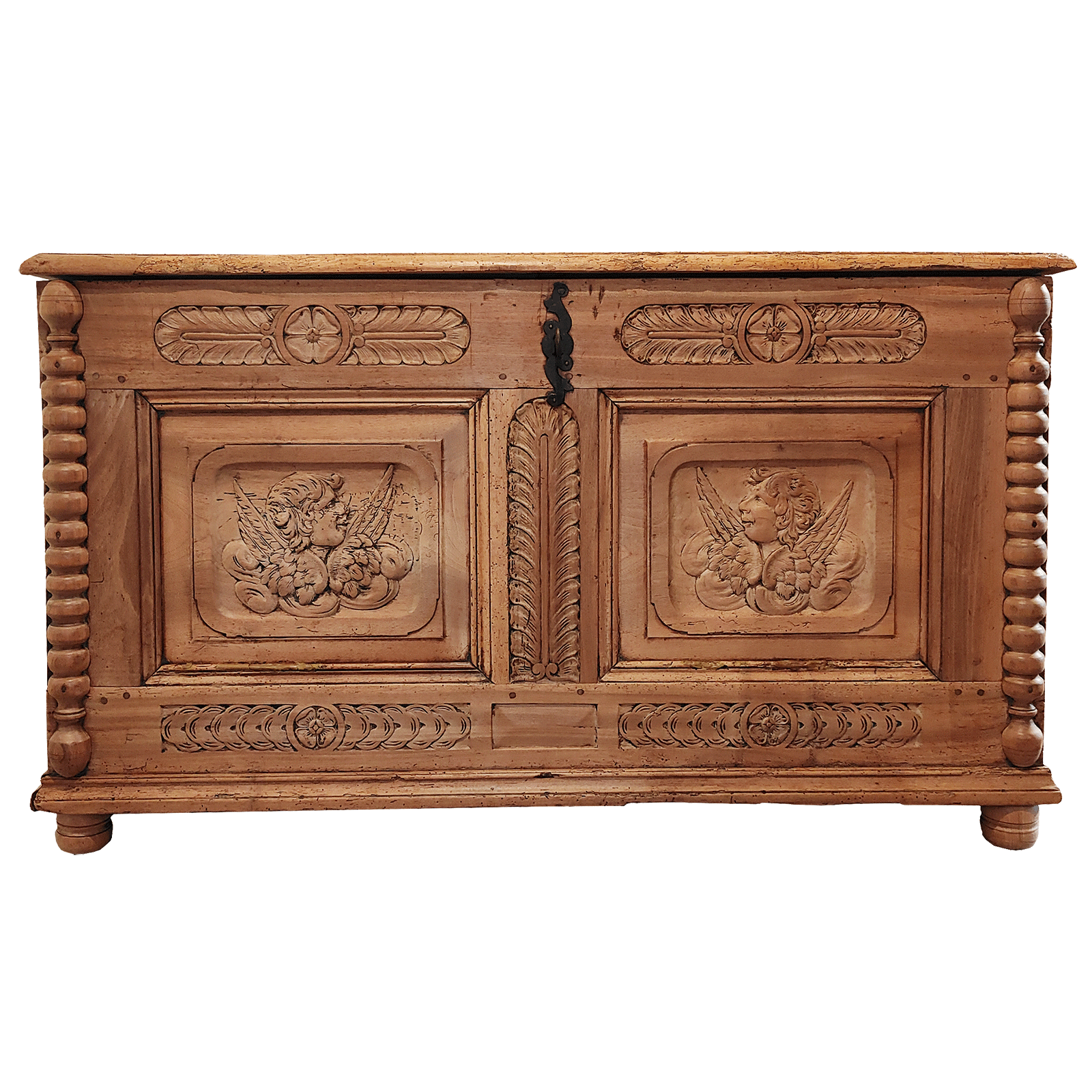 Coffre renaissance sculpté